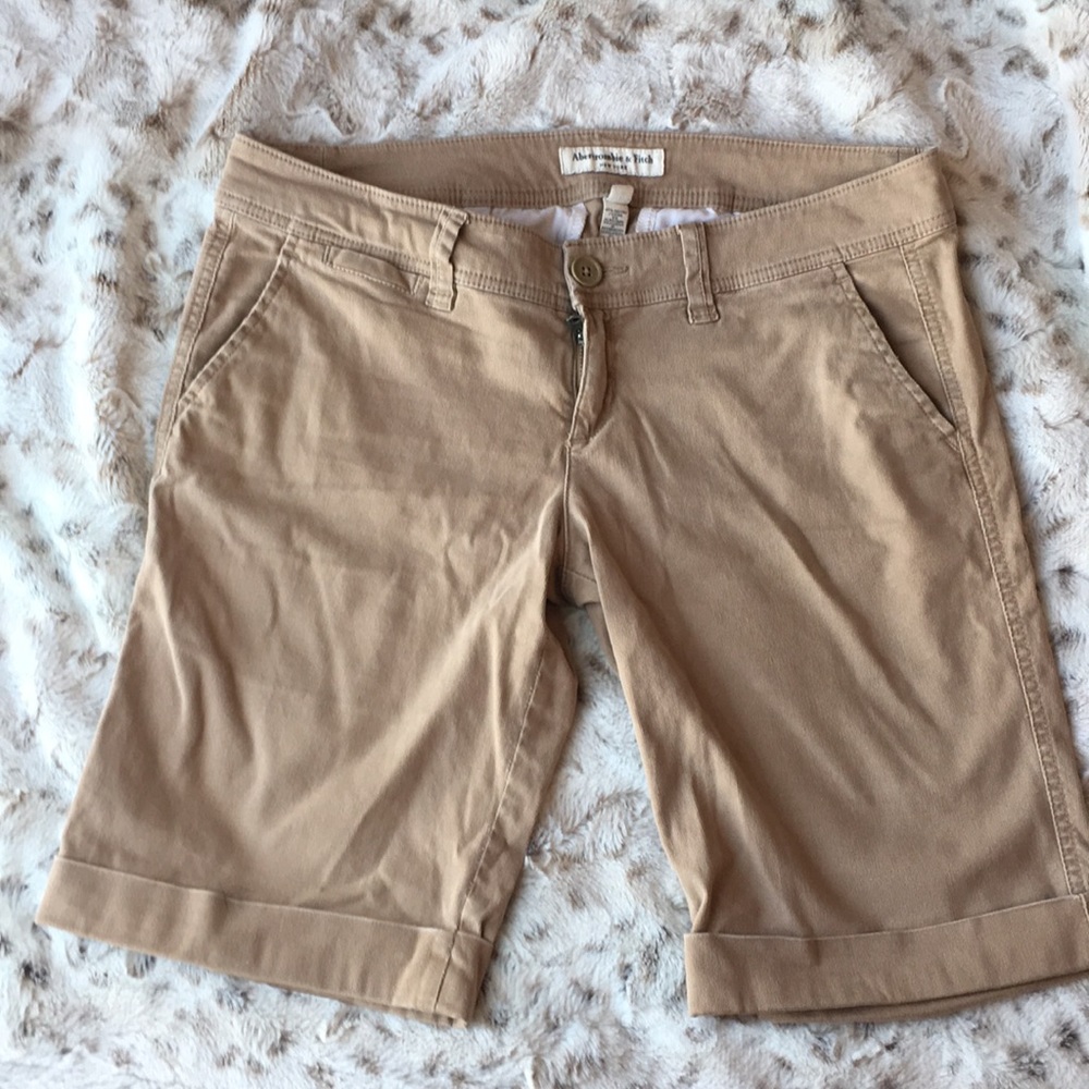 Abercrombie and Fitch Khaki knee length shorts
